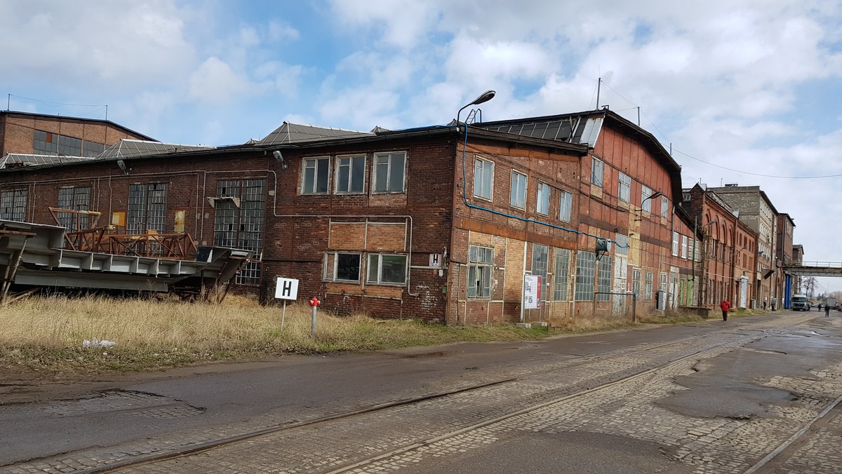 Resort kultury chciałby, by tereny Stoczni Gdańskiej trafiły na listę światowego dziedzictwa UNESCO, argumentując to zabezpieczeniem pamięci o "Solidarności". Jeśli do tego dojdzie, niemal do zera spadną szansę na realizację projektu Stoczni Cesarskiej – rewitalizacji terenu z zachowaniem dużej części jego pierwotnego charakteru.