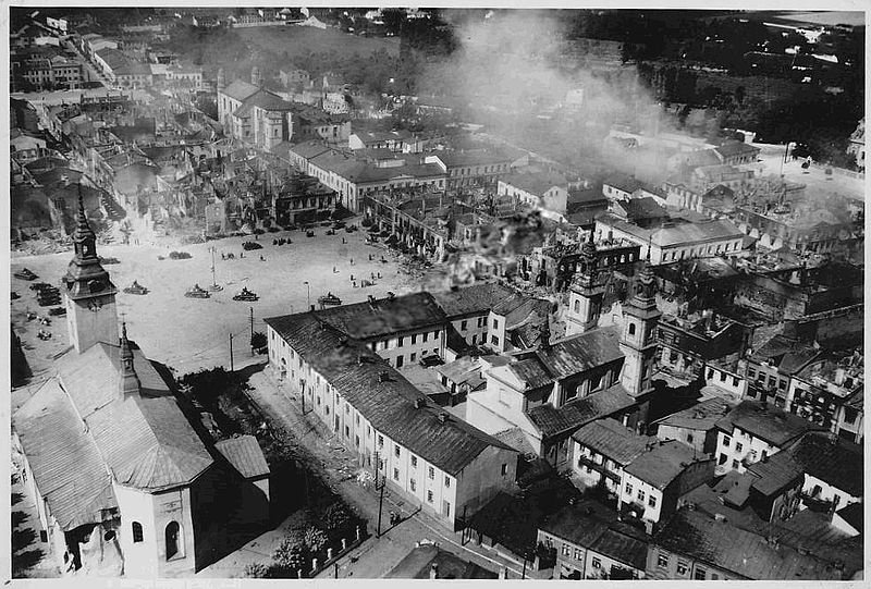Wieluń po niemieckim bombardowaniu na początku września 1939 r. / Fot. domena publiczna