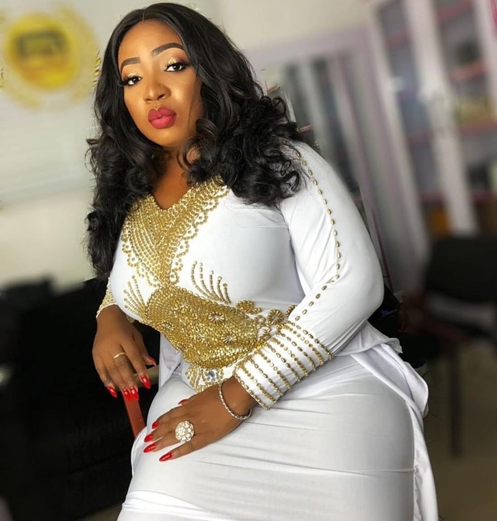 Nobody is going to make you feel better about yourself other than you and that is exactly what Anita Joseph said after she revealed that she isn't only a snack but a full bakery. [Instagram/AnitaJoseph8]