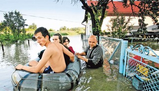 Powodzianom nie opłaca się szybko remontować
