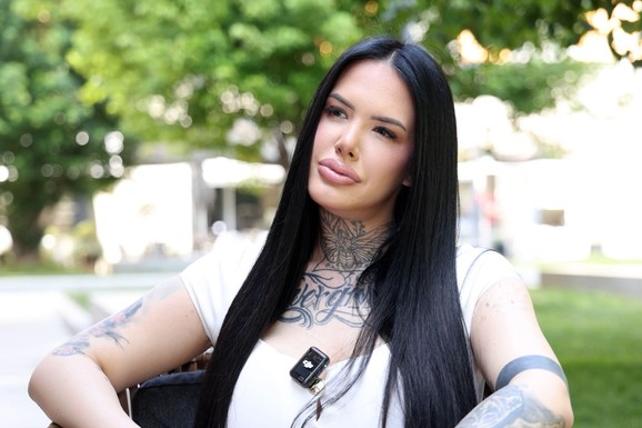 RAZVELA SE BIVŠA UČESNICA ELITE Pravila skandale, danas čuva dete i potvrdila da se razišla sa bivšim: "Živeli za nove pobede"
