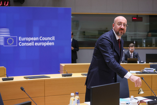 Przewodniczący Rady Europejskiej Charles Michel przed pierwszą sesją nieformalnego szczytu UE,w Brukseli. Przywódcy unijni będą starali się wypracować wspólne stanowisko ws. ataku Iranu na Izrael. Zostaną też poruszone sprawy gospodarcze i kwestia konkurencyjności gospodarek UE na rynkach światowych