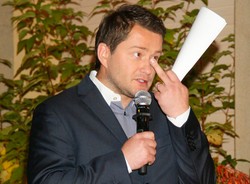 Kuźniar krytykuje Chajzera: Zwymiotował do własnego gniazda