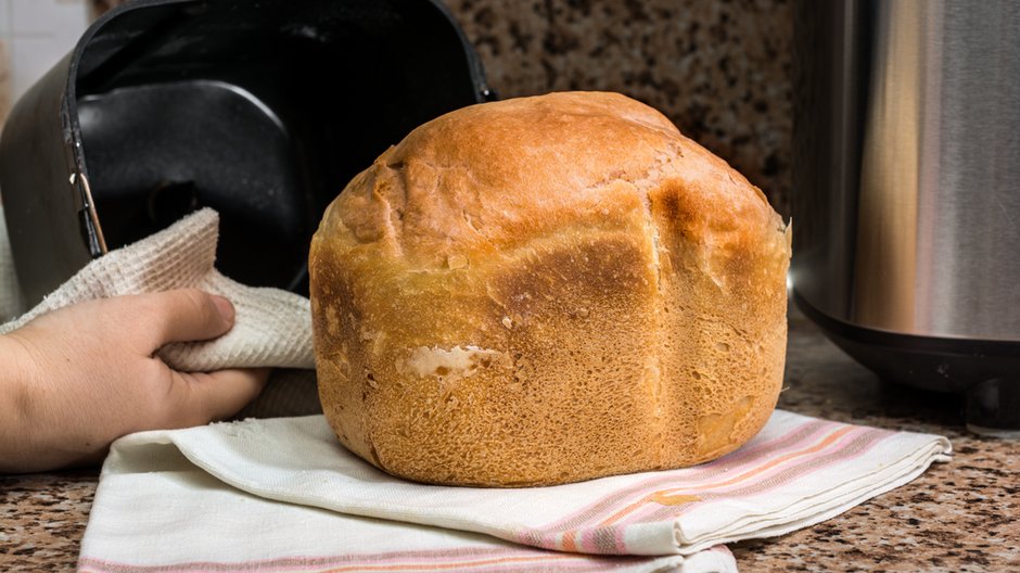 Maszyna do wypiekania chleba to sprzęt, w którym oprócz chleba przygotujesz ciasto na pizzę czy makaron