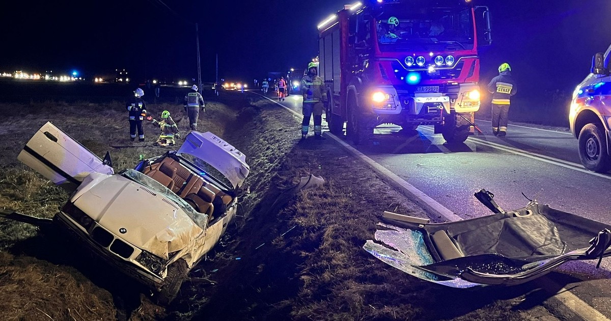 Pięcioro młodych ludzi trafiło do szpitala po wypadku