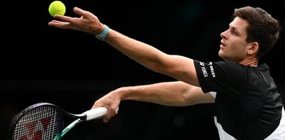 Hurkacz z problemami, ale w drugiej rundzie Rolex Paris Masters. Przed Polakiem wciąż daleka droga do Turynu