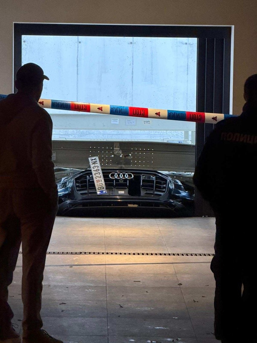 Automobil propao u teretni lift na Vračaru