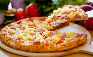 Pizza z ananasem, ketchup do makaronu. Takich grzechów kulinarnych nie akceptują Włosi