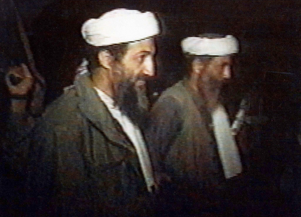 Osama bin Laden i Mohammed Atef. Brak daty wykonania zdjęcia.