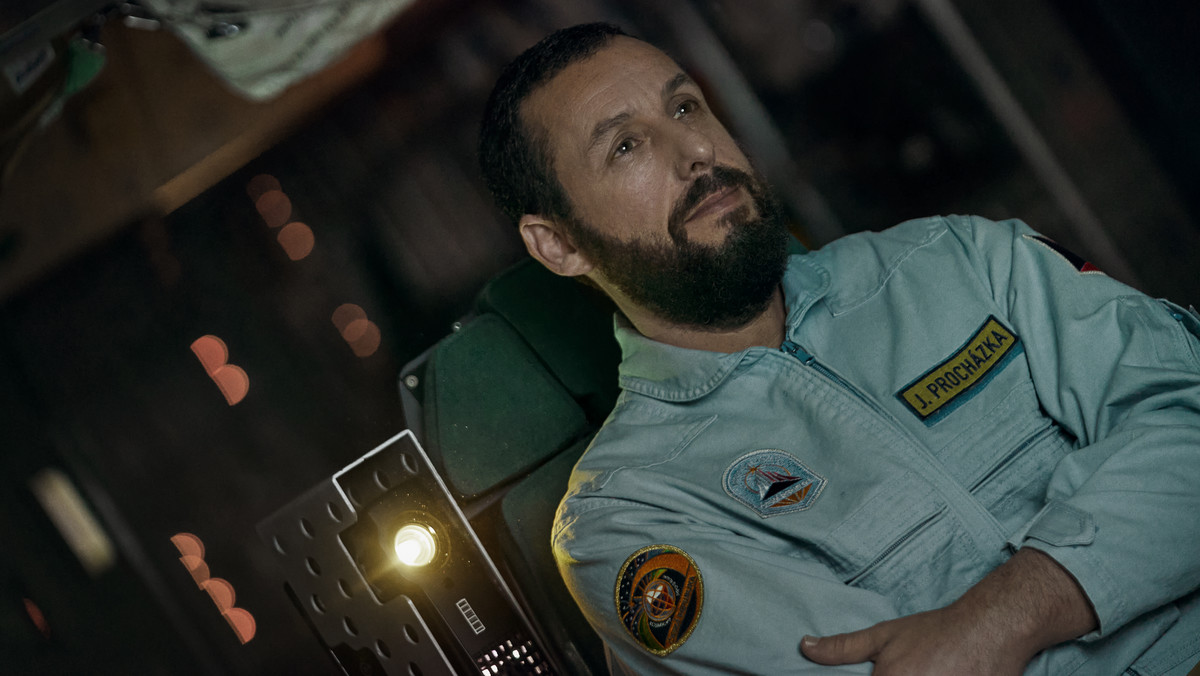 "Astronauta" na Netflix: kosmiczna tułaczka Adama Sandlera [RECENZJA]