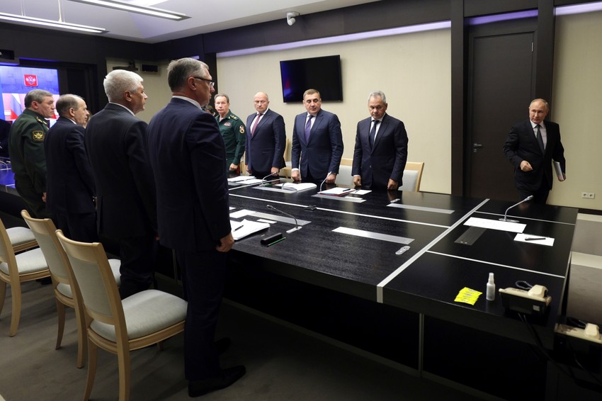 Vladimir Putin dolazi na sastanak o situaciji u Kursku u Novo Ogarjovu kod Moskve 12. avgusta