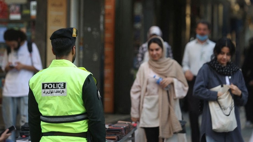 Policija je vratila praksu kontrole oblačenja na ulicama Teherana i drugih iranskih gradova | Foto: Reuters