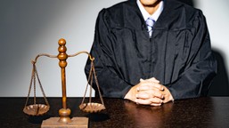 czy powoływanie „zaufanych ludzi” to dobry sposób na odpolitycznienie