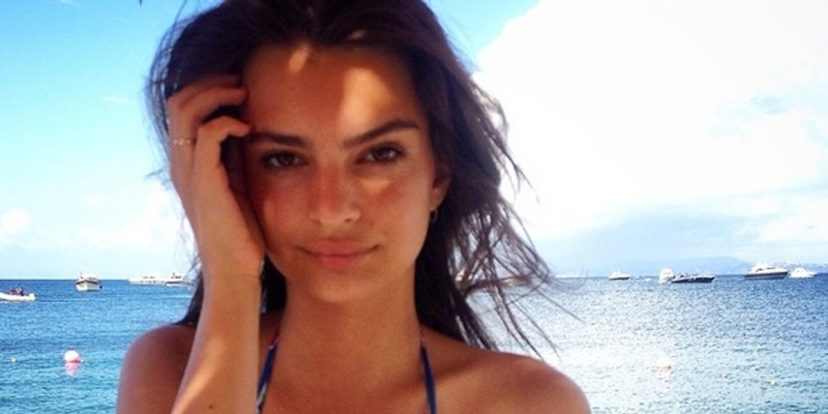 Seksowna Emily Ratajkowski na wakacjach we Włoszech