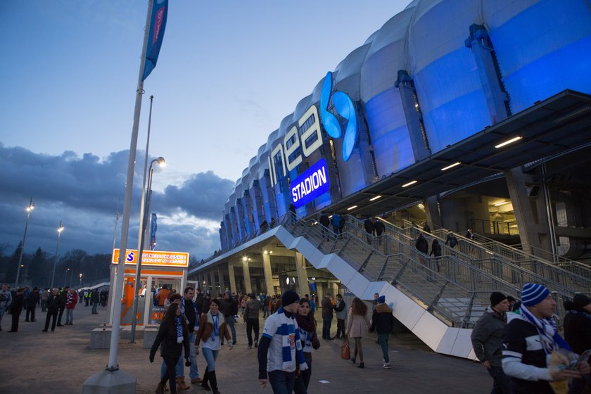 Logo na stadionie w Poznaniu