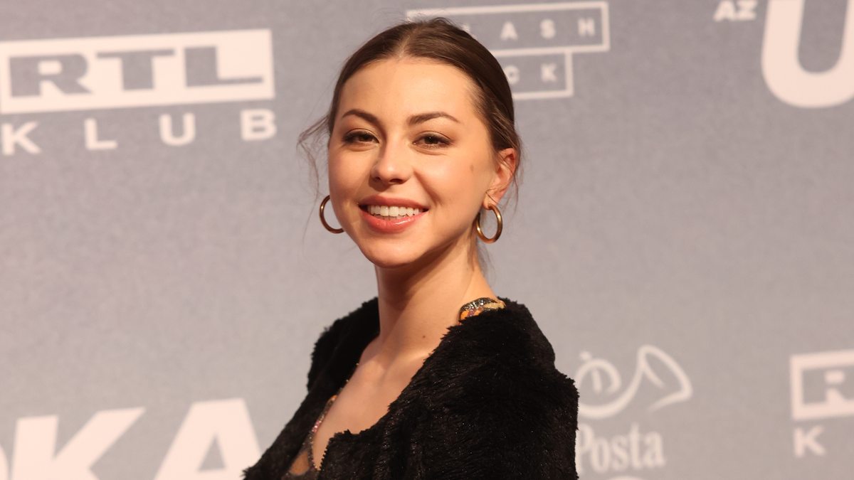 Különös, új karrierbe kezdett Döbrösi Laura: arcjógaoktató lesz