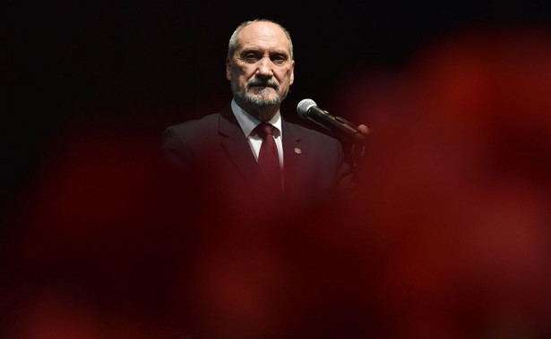 Jedną decyzją Macierewicz pośle na bruk setki Francuzów? Airbus zmniejsza zatrudnienie