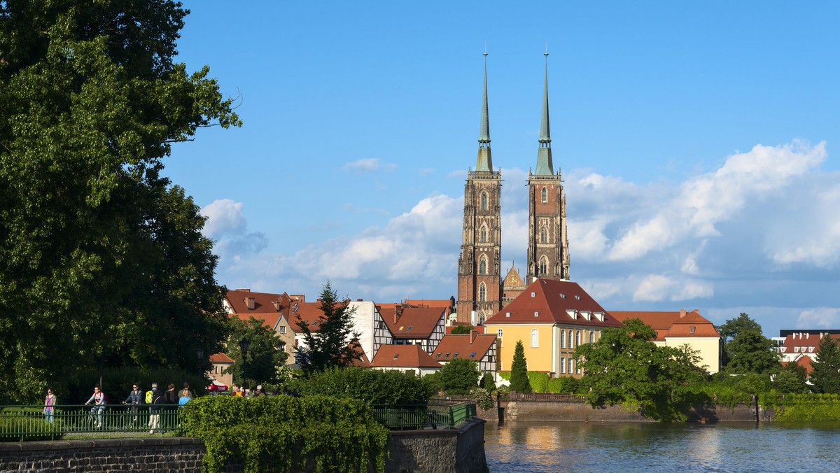 Wroclaw. Ostrow Tumski od strony Odry.