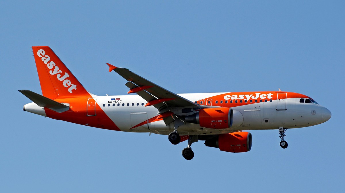 Samolot easyJet z Alicante nadał kod alarmowy i lądował awaryjnie w Gatwick