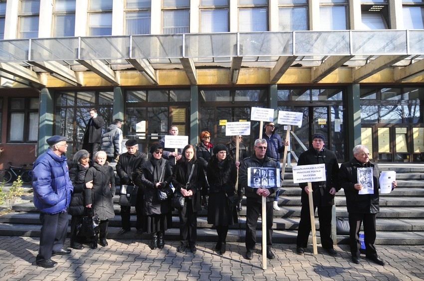 Protest roditelja nastradalih u diskoteci Kontrast