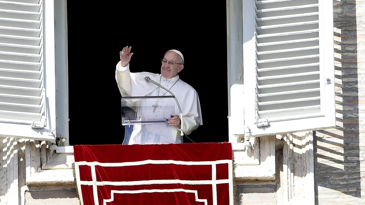 Ponad tysiąc osób wybiera się z Rosji do Krakowa na spotkanie z papieżem Franciszkiem. W archidiecezji Matki Bożej w Moskwie utworzono specjalny komitet organizacyjny Światowych Dni Młodzieży, który zajmuje się przygotowaniem lipcowej pielgrzymki do Polski - informuje Radio Kraków.