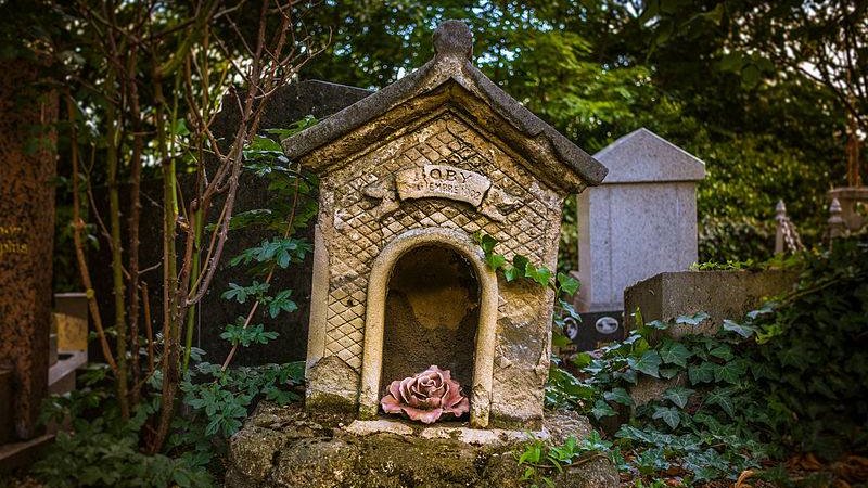 Obrzędy funeralne organizowane przez co bogatszych mieszkańców nie należały do skromnych.