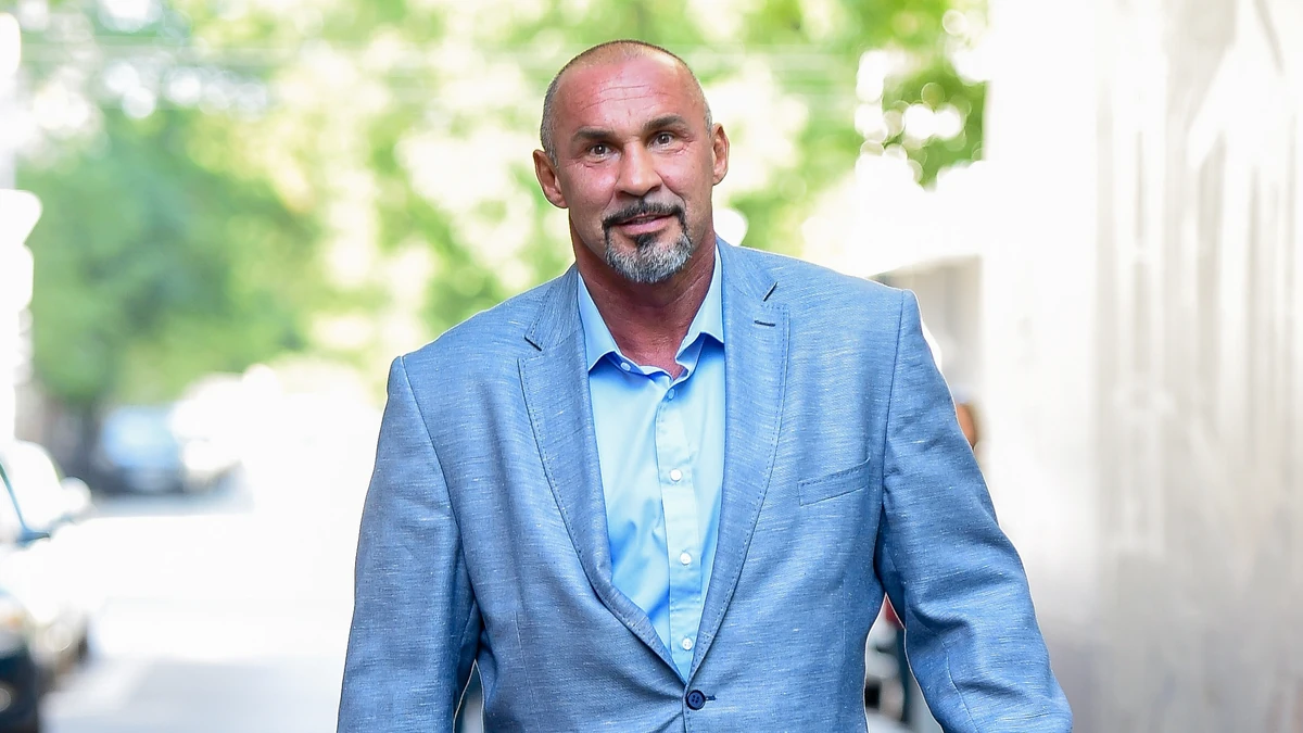 Przemysław Saleta oddał córce nerkę. 27-latka czeka na trzeci przeszczep - Vimarsana News