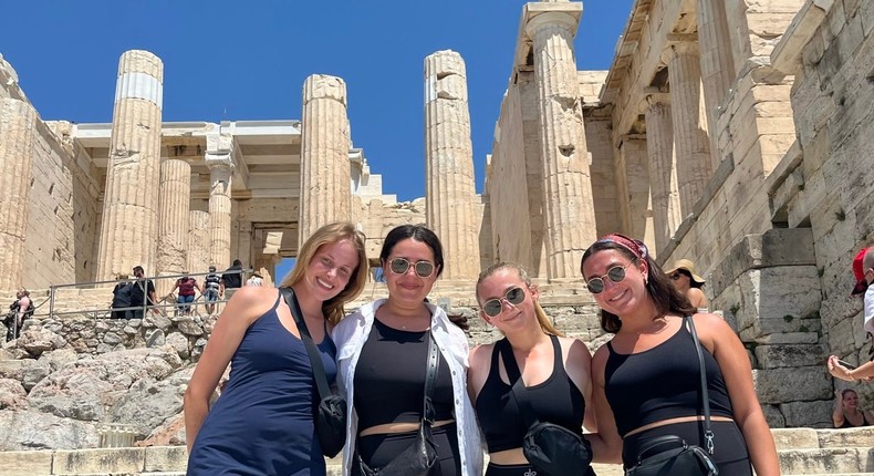 I traveled around Greece with 3 of my best friends. Here are 6 ...
