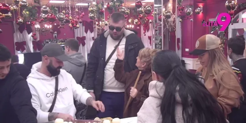 Sale Luks napravio haos u Eliti: Pred svima na Badnji dan uradio ovo