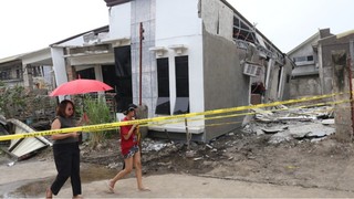 Trzęsienie ziemi o magnitudzie 7,4 na Filipinach. Ostrzeżenie przed tsunami, są ofiary