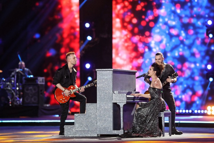 Sylwia Grzeszczak podczas Sylwestra z Dwójką w Zakopanem