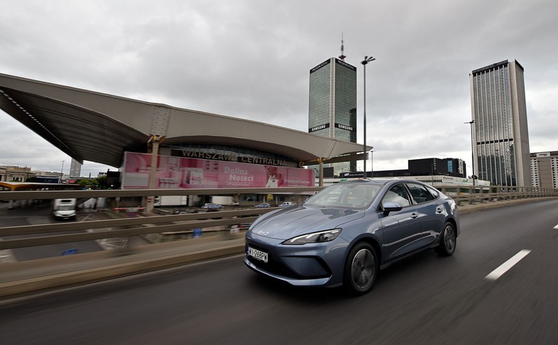 Nowy BYD Seal 5 DM-i