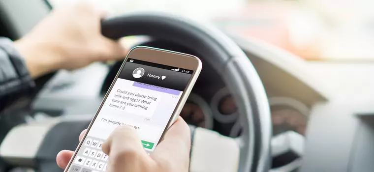 Smartfon w ręku kierowcy – samo zło!
