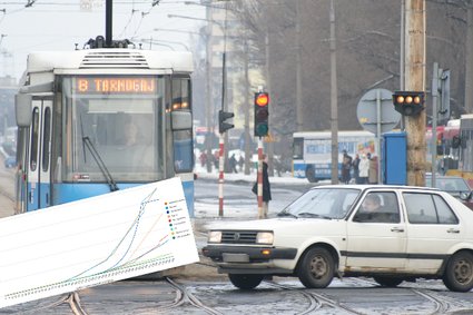 Polska rajem dla "kopciuchów na kołach". Według ekspertów opodatkowanie aut jest za niskie