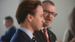 problem z ukraińcami w polsce. "wojna wzmocniła konfederację i brauna"