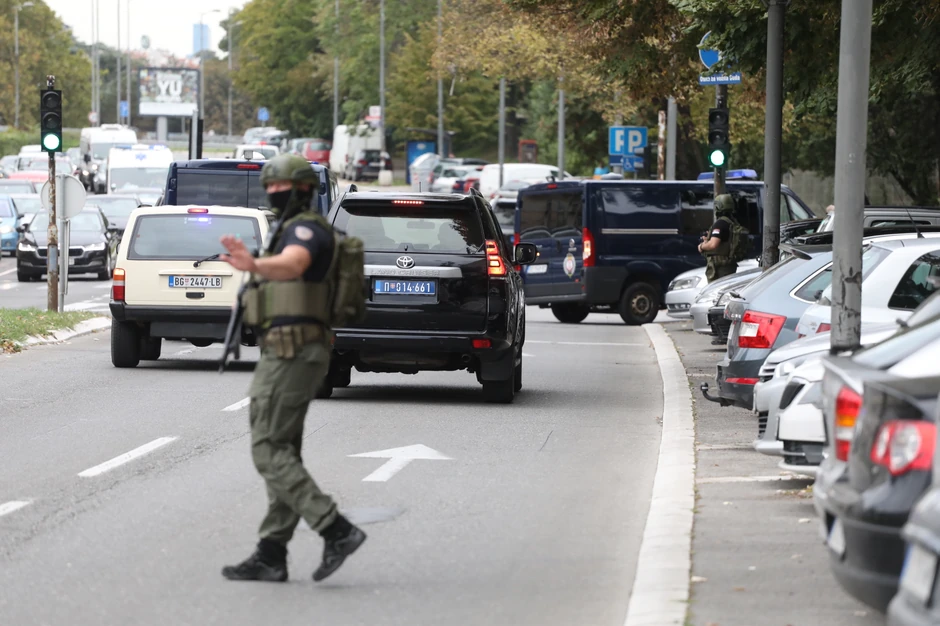 Jake policijske snage ispred Specijalnog suda