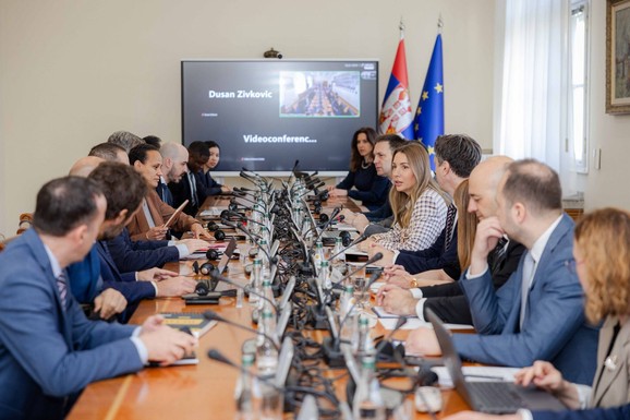 Napreduju pregovori sa Mađarskom o NIS-u! "MOL i Gaspromnjeft razgovarali u Rusiji"