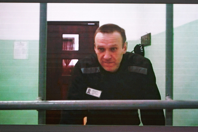 Uwięziony w kolonii karnej rosyjski opozycjonista Aleksiej Nawalny podczas przesłuchań w Sądzie Najwyższym Rosji w Moskwie, 22 czerwca 2023 r.