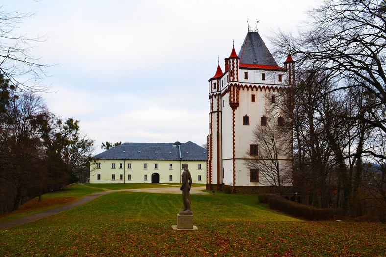 Biały Zamek, Hradec nad Morawicą