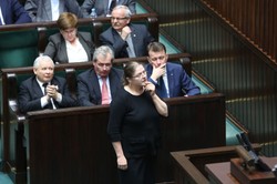 Kto krzyczał "siadaj kurduplu"? Palikot ujawnia szczegóły sejmowej awantury