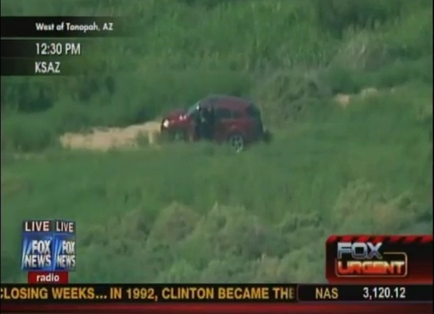 Vozač izlazi iz automobila