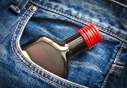 "Opłata małpkowa". Minister finansów: Te alkohole są stosunkowo tanie"