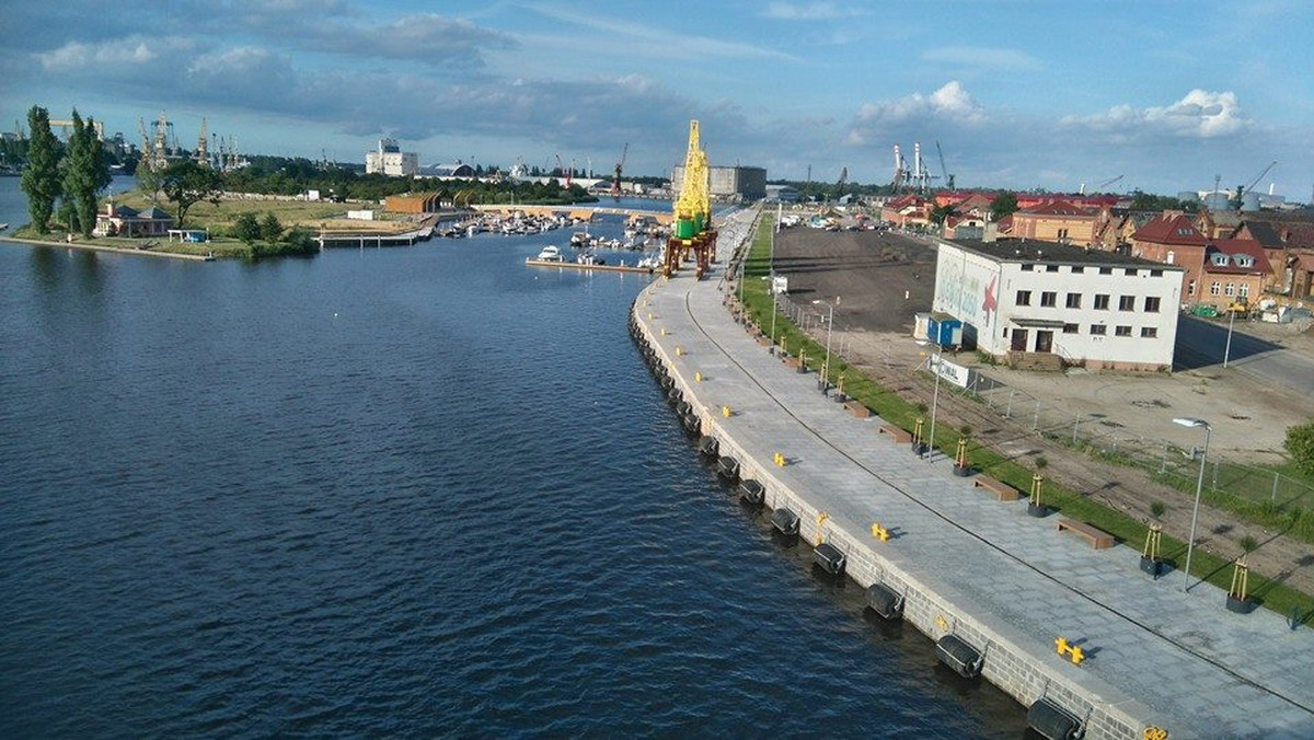 Szczecinianie i turyści odwiedzający miasto mogą od dziś korzystać ze zmodernizowanego Nabrzeża Starówka, leżącego na wyspie w centrum miasta. Nowy bulwar zostanie wykorzystany podczas finału regat The Tall Ships Races w sierpniu w Szczecinie.