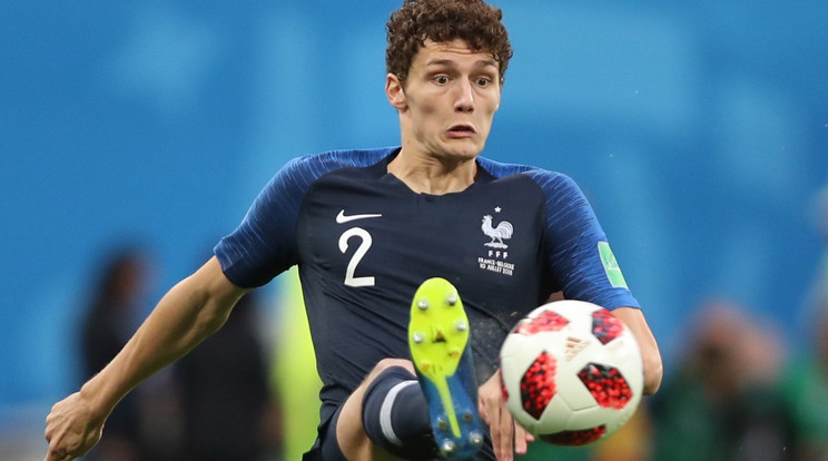 Pavard már idén a Bayernben? / Fotó: MTI/EPA-Tolga Bozoglu