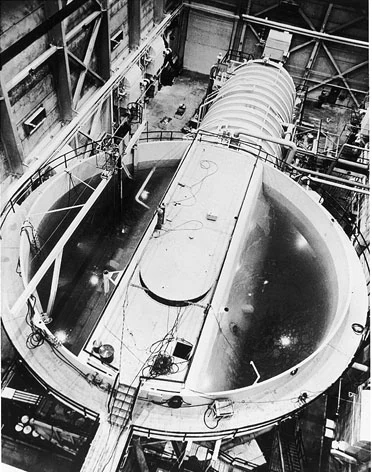 Prototyp reaktora USS Nautilus - okręt był wydajny i szybki, ale nie cichy