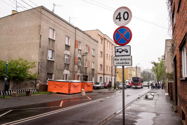 Zabarykadował się w domu z dzieckiem. Groził, że wyskoczy z okna [AKTUALIZACJA]