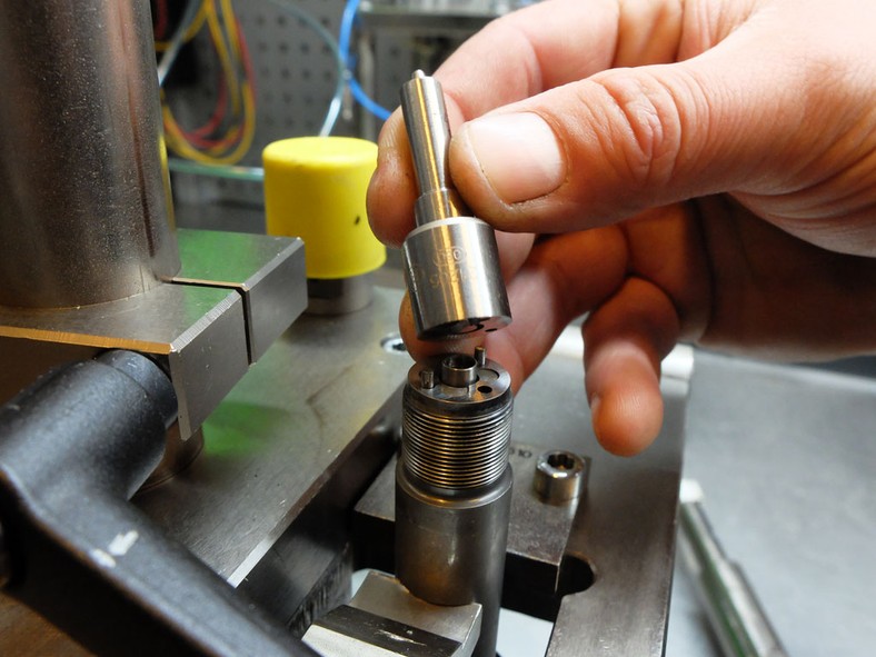 W Silniku Zamiast Magnesów Można Wykorzystać Również Elektromagnesy Jak zregenerować wtryskiwacze w silniku diesla?