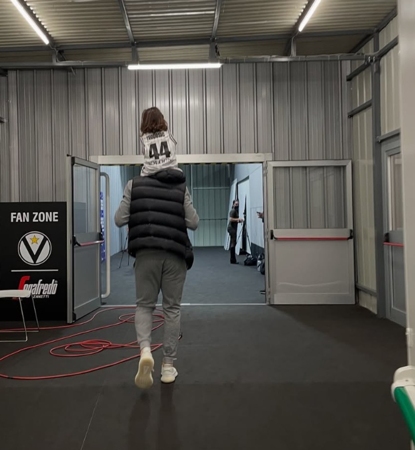 Nikad viđeni kadrovi Miloša Teodosića za decom