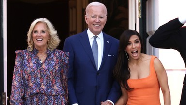 Joe Biden okazał nieco czułości Evie Longorii. Wszystko na oczach Jill Biden