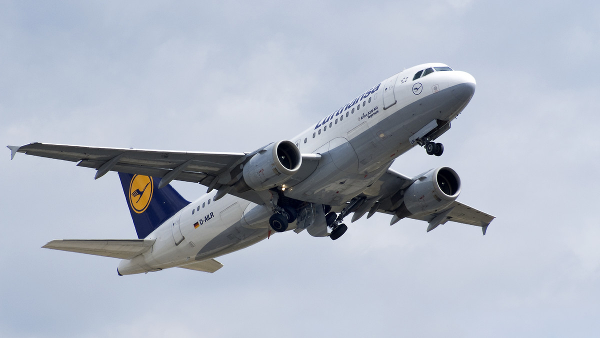 Linie lotnicze Lufthansa uruchamiają w letnim rozkładzie nowe, codzienne, poranne połączenie z Krakowa do Frankfurtu, co zwiększy liczbę lotów na tej trasie do 27 tygodniowo.